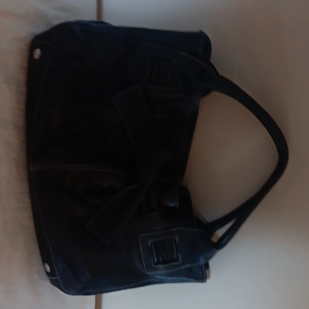 🖤Perlina Black Everyday Bag With Bow Accent And High Qaulity  Soft Cowhide